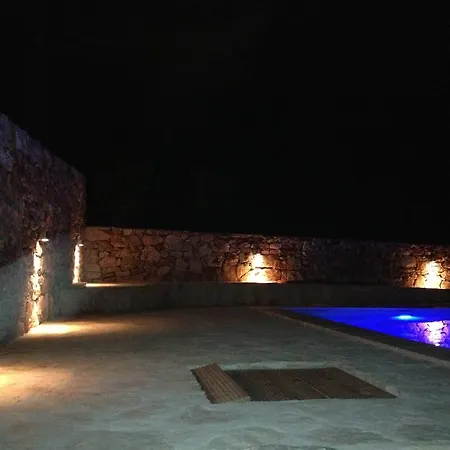 Familia Hvar 3*