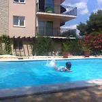 Familia Hvar Guest house 4*
