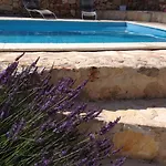 Familia Hvar Guest house 4*