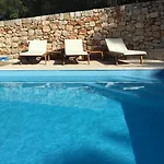 Familia Hvar 4*