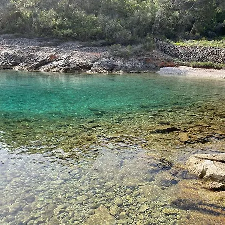 Familia Hvar 3*