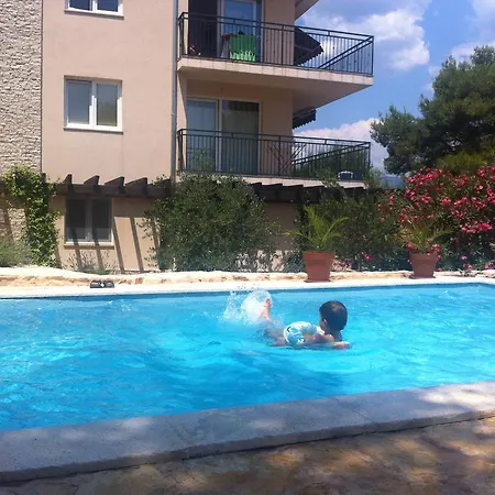 Familia Hvar Affittacamere 4*