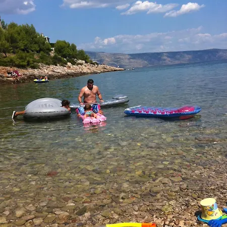 Familia Hvar 4*