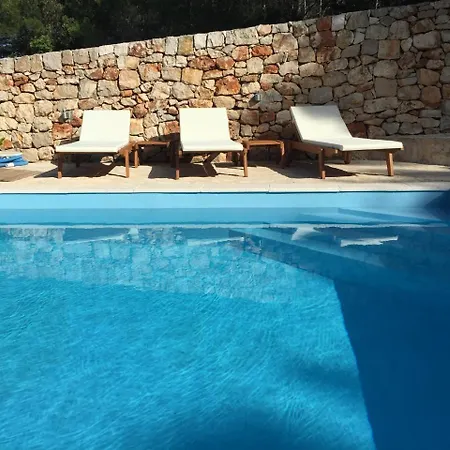 Familia Hvar 4*