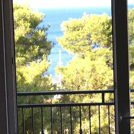 Familia Hvar 4*