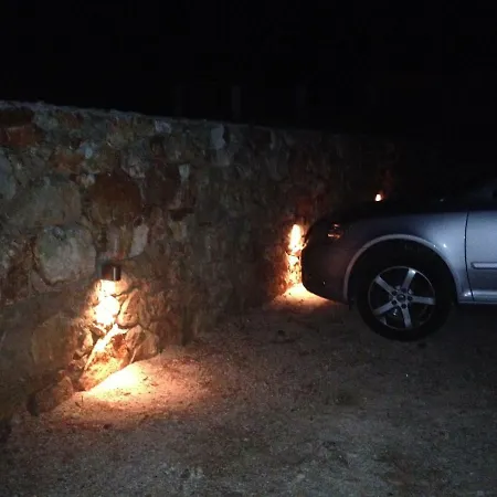 Familia Hvar Guest house 3*