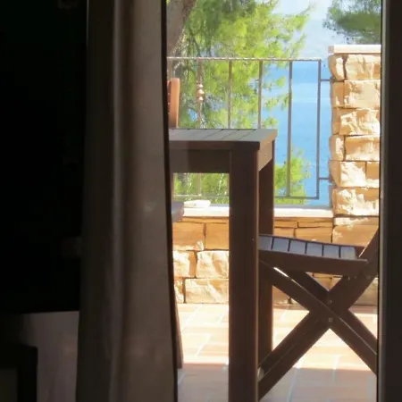 Familia Hvar