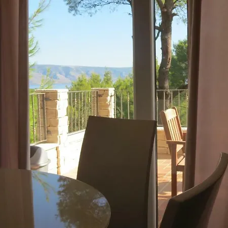 Familia Hvar Affittacamere 4*