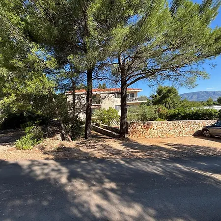 Familia Hvar Gasthuis